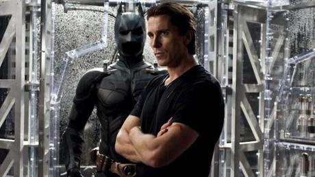 IL CAVALIERE OSCURO 3 TAGLI DI CAPELLI DEGLI ATTORI CHRISTIAN BALE HANNE HATHAWAY NEL RUOLO DI BATMAN E CATWOMAN