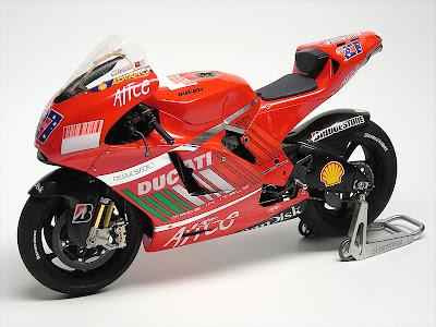 Ducati D16 C.Stoner Valencia 2007 by Max Moto Modeling