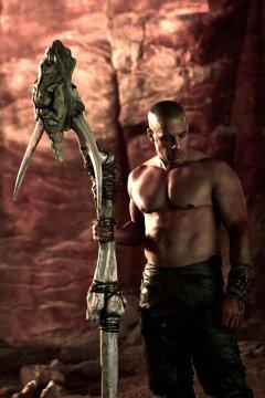 Vin Diesel è una montagna di muscoli in questa nuova foto da Riddick 3