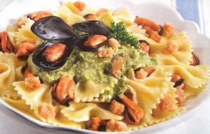 Farfalle cozze e pesto