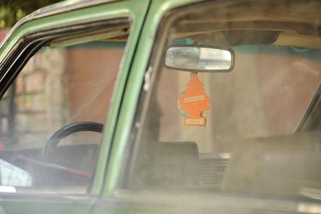 Tutti fuori. A galleggiare.