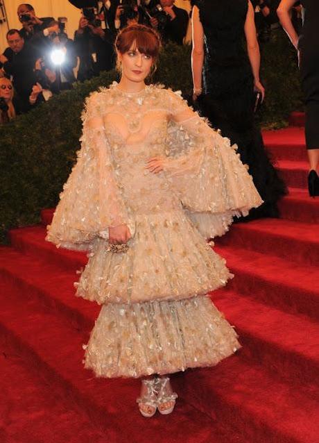 MET GALA 2012 || Opening of the exhibit Schiaparelli and Prada: Impossible Conversations. From the red carpet: 10 BEST DRESSED (Rihanna, Gwyneth Patrow, Emma Stone, Marion Cotillard and more)