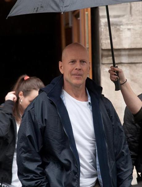 Prime foto di Bruce Willis sul set bulgaro di Die Hard 5