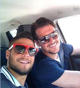 FOTO-Lorenzo Insigne in macchina con Riccardo Maniero!