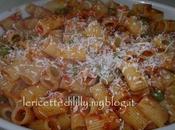 mezze maniche sugo piselli fave