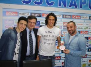 FOTO – Cavani riceve il Premio Azzurrissimo: “Lo dedico alla squadra”