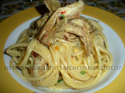 Spaghetti con la bottarga di muggine e carciofi