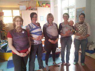 Imparare ad usare la fascia lunga. Corso per portare davanti e di fianco