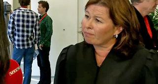 Il fratello di un ucciso a Utoya tira una scarpa al massacratore Anders Breivik in Tribunale a Oslo. “Ho fatto la cosa giusta”