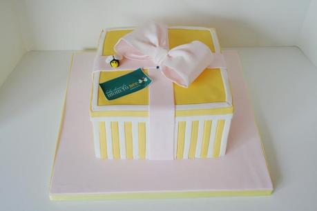 “Mom to Bee” Gift Box Cake: NJ Custom Specialty Cakes