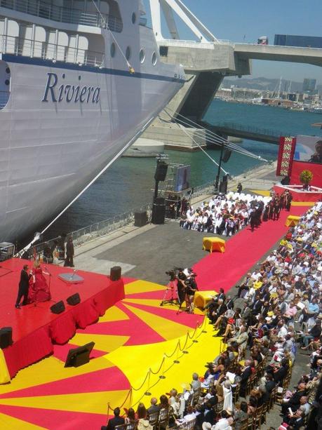 Barcellona celebra il Grande Battesimo di Oceania Riviera, nuova ammiraglia di Oceania Cruises.