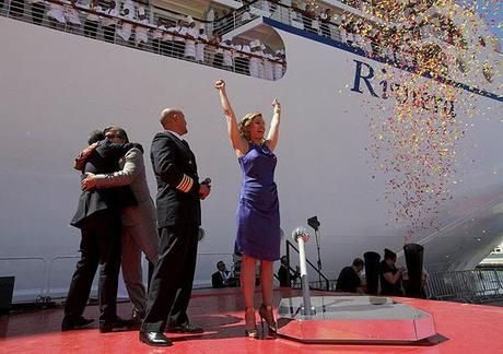 Barcellona celebra il Grande Battesimo di Oceania Riviera, nuova ammiraglia di Oceania Cruises.