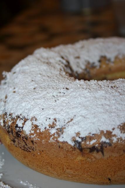 Ciambellone cioccolato e Philadelphia cotta al vapore.