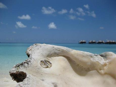 Emozione a fior di pelle con il rito della sabbia