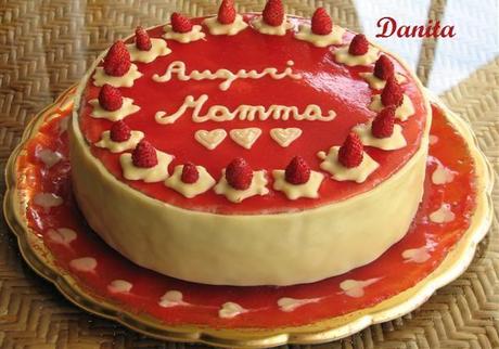 Auguri mamma: torta mousse di fragola