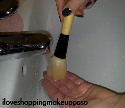 Come lavare i pennelli da trucco 2