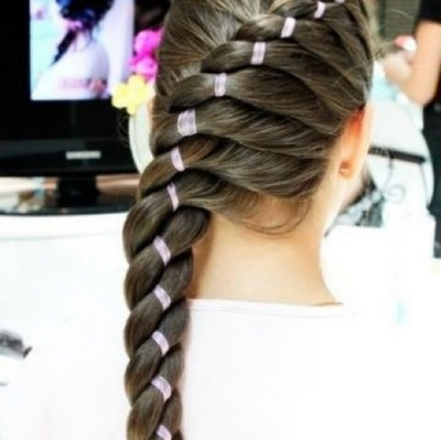 BRAIDED HAIR