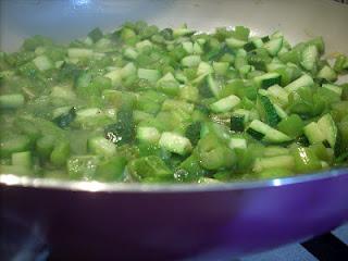 RISOTTO CON ASPARAGI ZUCCHINE E SALMONE