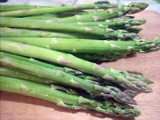 RISOTTO CON ASPARAGI ZUCCHINE E SALMONE