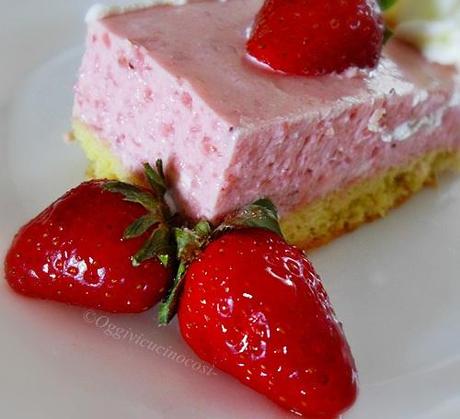 Semifreddo alle Fragole,una dolce Mousse per la Festa della Mamma.