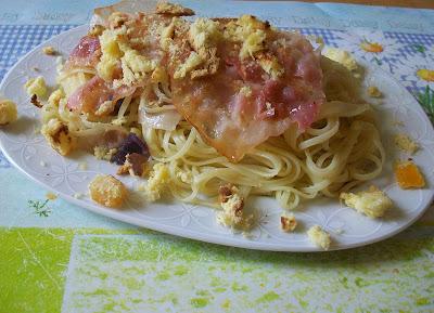 Linguine con Pancetta e Briciole di Colomba