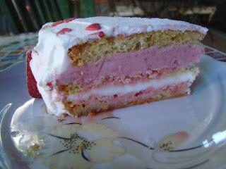 Un cuore di gelato alla fragola e limone.