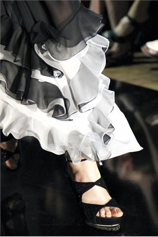 SS 2012 fashion trends: black & white