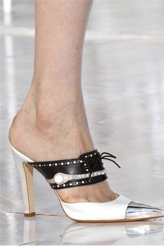 SS 2012 fashion trends: black & white
