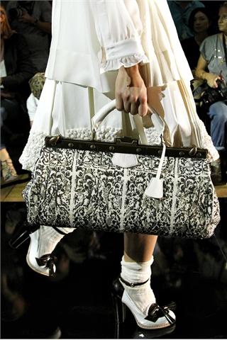 SS 2012 fashion trends: black & white