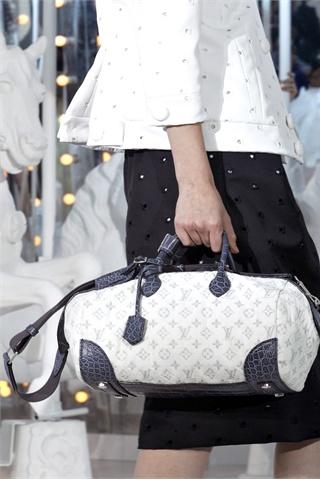 SS 2012 fashion trends: black & white