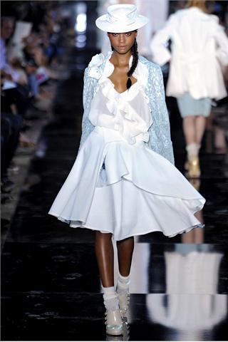 SS 2012 fashion trends: romantic pastels