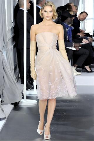 SS 2012 fashion trends: romantic pastels