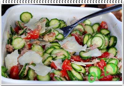 Insalata con zucchine crude