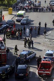 Attentato a Brindisi: muore una studentessa, sette feriti