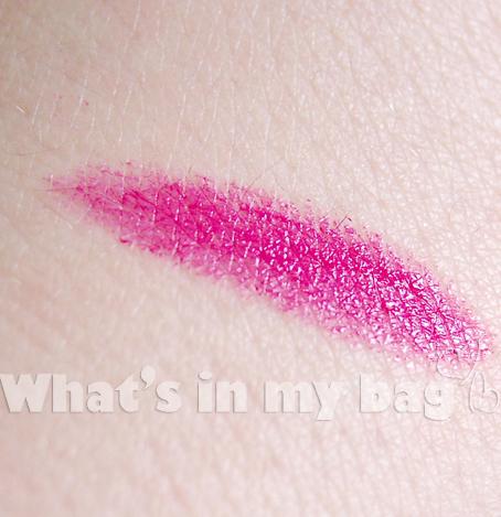 A close up on make up n°81: IsaDora, Perfect Moisture Lipstick n°149 Flirty Fuchsia