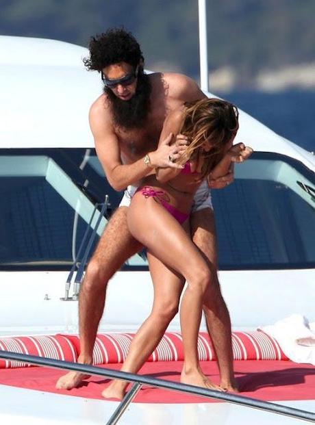 Elisabetta Canalis muore per colpa del Dittatore? Elisabetta Canalis muore per colpa del Dittatore?