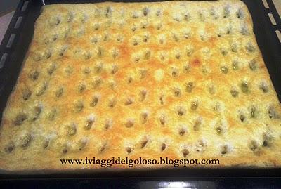 FOCACCIA GENOVESE CLASSICA & CON CIPOLLA