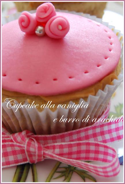 Cupcakes alla vaniglia e burro di arachidi