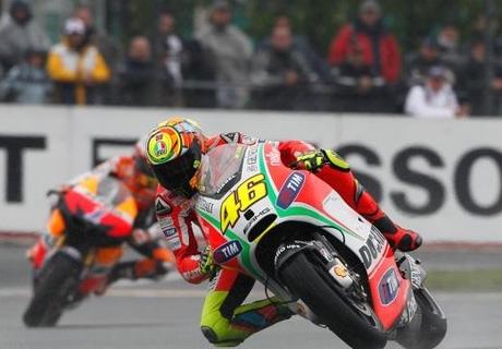 MotoGp 2012 – GP Le Mans – Lorenzo sfila mentre Rossi e Stoner danno spettacolo!