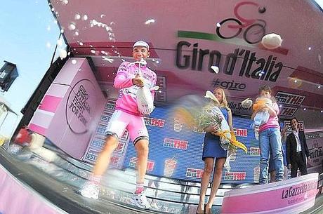 95° Giro D’Italia 13^ Tappa: Cavendish fa tris, Joaquin Rodriguez sempre in Rosa. Domani in salita si va sulle Alpi!