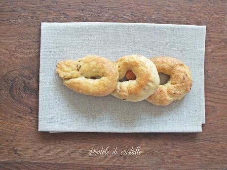 Taralli al finochietto e pasta madre