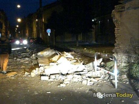 Violento terremoto in Emilia: foto, video, magnitudo e zone interessate