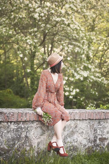A romantic afternoon with a romantic orange dress