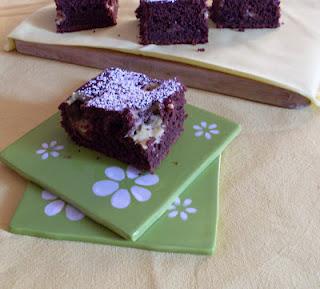 torta alle rape rosse ,cacao e crema allo strega