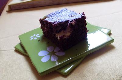 torta alle rape rosse ,cacao e crema allo strega