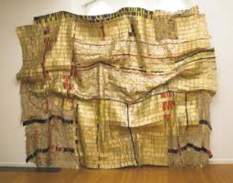 PATTERNS METALLICI NEI RAFFINATI ARAZZI DI EL ANATSUI