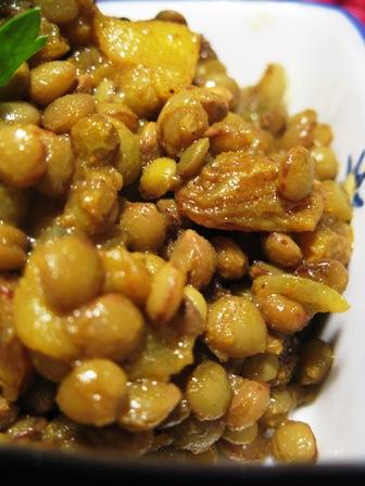 Lenticchie curry-ose all'uvetta