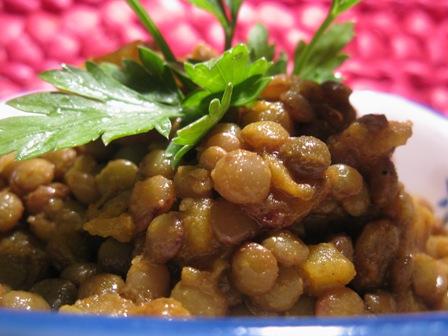 Lenticchie curry-ose all'uvetta