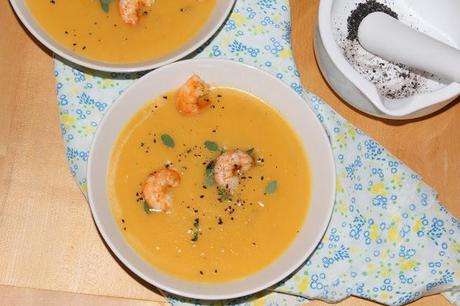 Una giornata con gli amici in mezzo alla natura e la zuppa color del sole