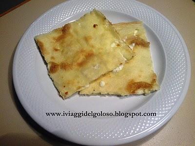 FOCACCIA COL FORMAGGIO & FOCACCIA PIZZATA...